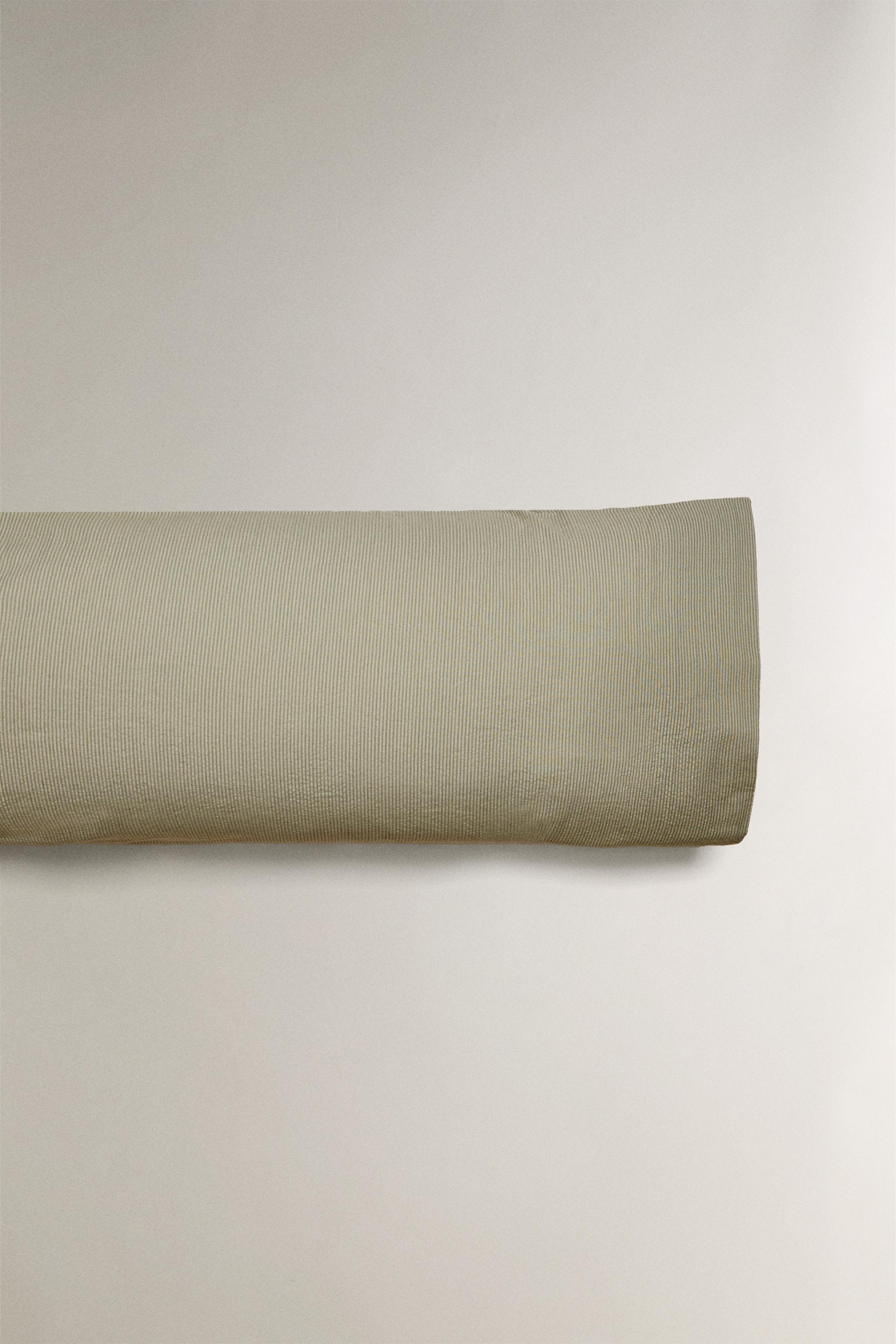 STRIPED SEERSUCKER PILLOWCASE